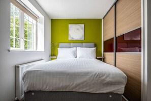 2 bedrooms, iron/ironing board, travel cot, free WiFi