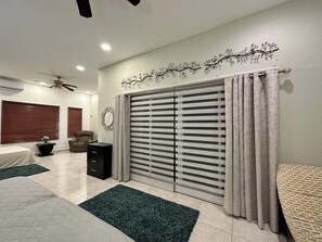 5 bedrooms, WiFi, bed sheets
