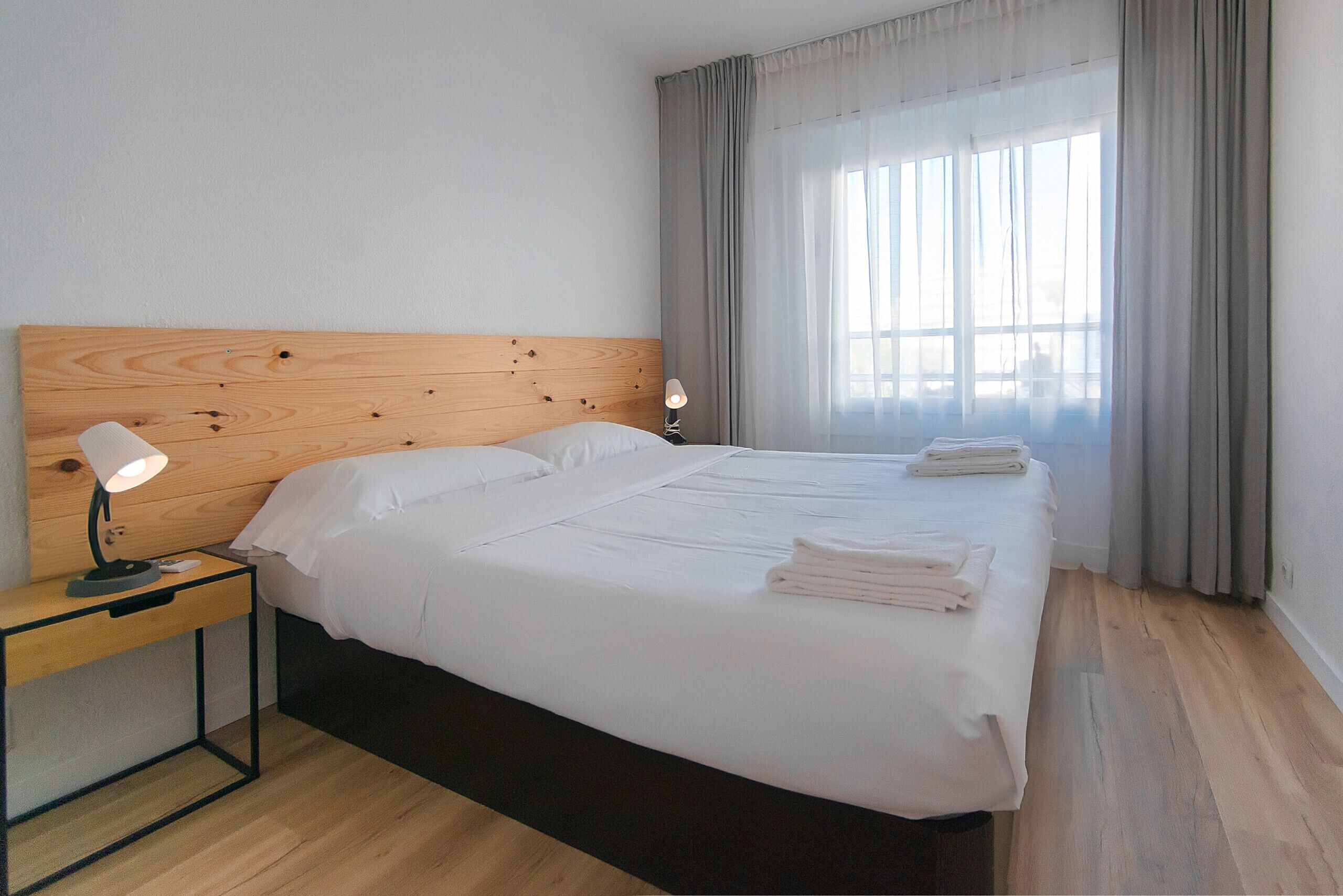 2 slaapkamers, een strijkplank/strijkijzer, gratis wifi, beddengoed