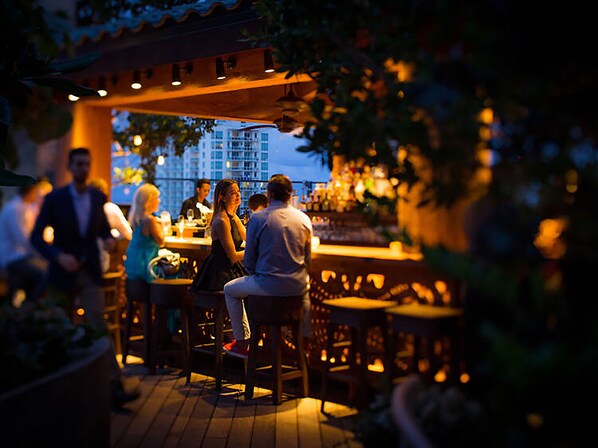 Bar (in der Unterkunft)