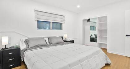 Modern 2BR Suite W/ King Beds & Remote Workspace close to Zoo and Downtown