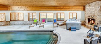 Touchdown Retreat – Indoor Pool, Hot Tub & Games!