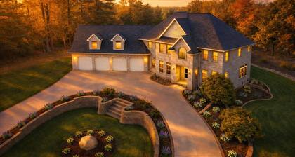 Touchdown Retreat – Indoor Pool, Hot Tub & Games!