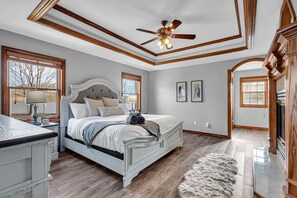 6 bedrooms, travel cot, free WiFi, bed sheets