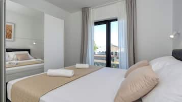 4 bedrooms, iron/ironing board, travel crib, free WiFi