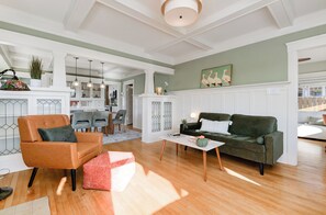 Smart TV, computer monitors - San Diego Historic Craftsman: Near Zoo and Balboa Park! (San Diego)