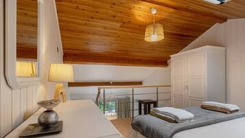 Bügeleisen/Bügelbrett, kostenloses WLAN, Bettwäsche