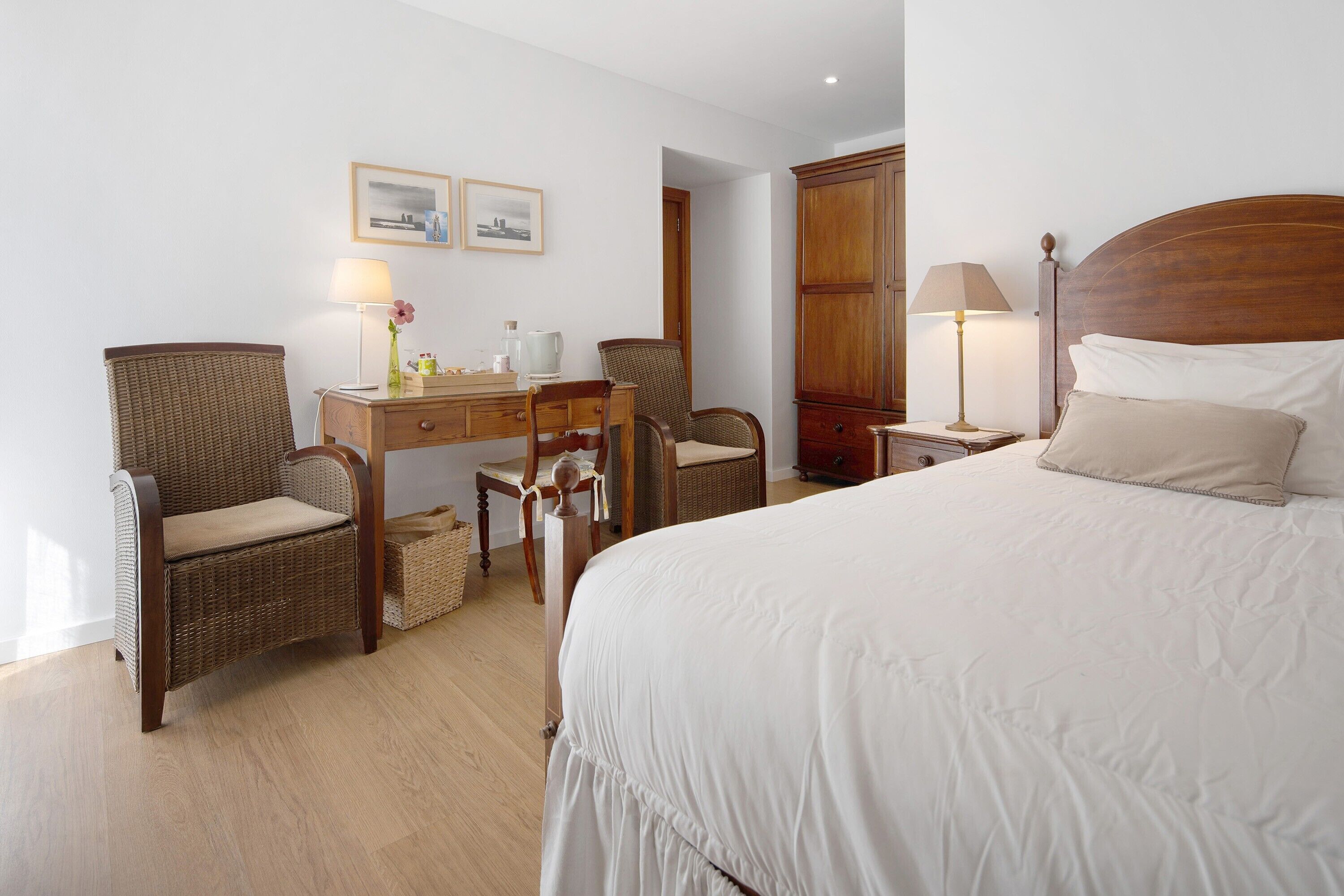 Free WiFi, bed sheets