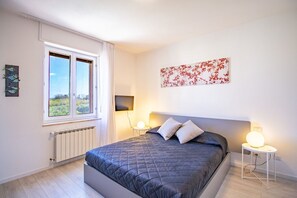 2 bedrooms, iron/ironing board, travel cot, WiFi