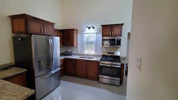 Microondas, horno y parrilla de estufa