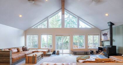 The L77 Ranch Hide-Out: A Forested Stay in Lyle, WA
