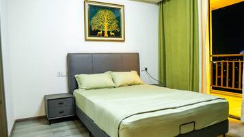 2 bedrooms, iron/ironing board, free WiFi