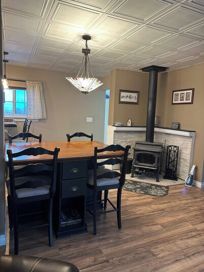 Pendroy Cottage: 1+ hour to Glacier National Park
