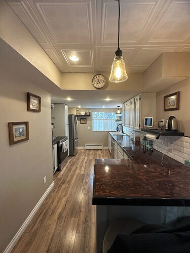 Pendroy Cottage: 1+ hour to Glacier National Park