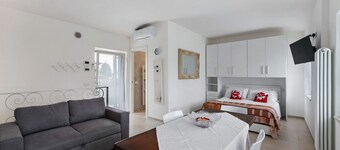 Studio 'La Villa Del Caribe Mono Catalina' with Lake View, Wi-Fi and Air Conditioning