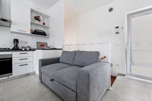 Televisio, videopelejä, DVD-soitin, stereot