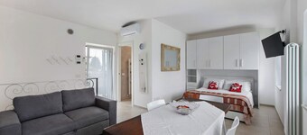 Studio 'La Villa Del Caribe Mono Catalina' with Lake View, Wi-Fi and Air Conditioning