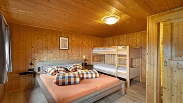 1 bedroom, free WiFi, bed sheets