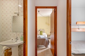 2 間睡房、免費 Wi-Fi、床單