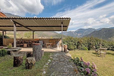 Terrace/patio. Apartment 'Vall' with Mountain View, Shared Garden and Wi-Fi