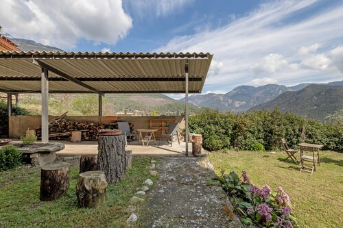 Apartment 'Vall' with Mountain View, Shared Garden and Wi-Fi