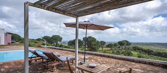 Villa 'Alto Da Lua' with sea view, shared pool and Wi-Fi access