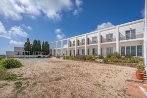 Exterior - Room 'Junho' with Sea View, Shared Pool and Wi-Fi (Bordeira)