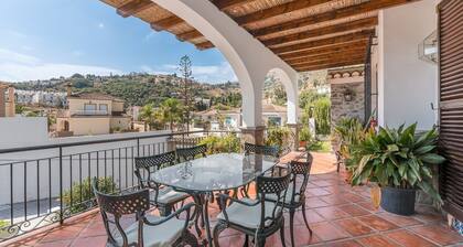 Villa 'Espectacular En La Costa' with Private Pool, Wi-Fi and Air Conditioning