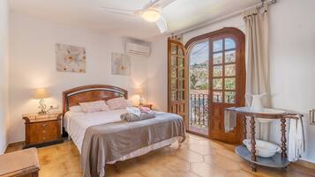 4 dormitorios, tabla de planchar con plancha, wifi gratis y ropa de cama