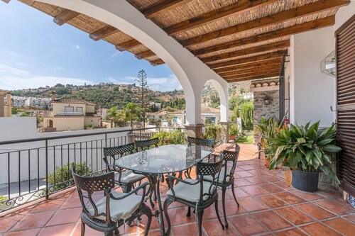 Villa 'Espectacular  En La Costa' with Private Pool, Wi-Fi and Air Conditioning