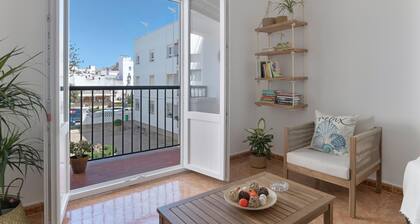 Apartamento 'Céntrico En Tarifa' con balcón, Wi-Fi y aire acondicionado