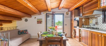 Appartement 'Gaia' met Gedeeld Zwembad, WiFi en Airconditioning
