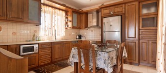 Apartment 'Lakis  1' with Sea View, Wi-Fi and Air Conditioning