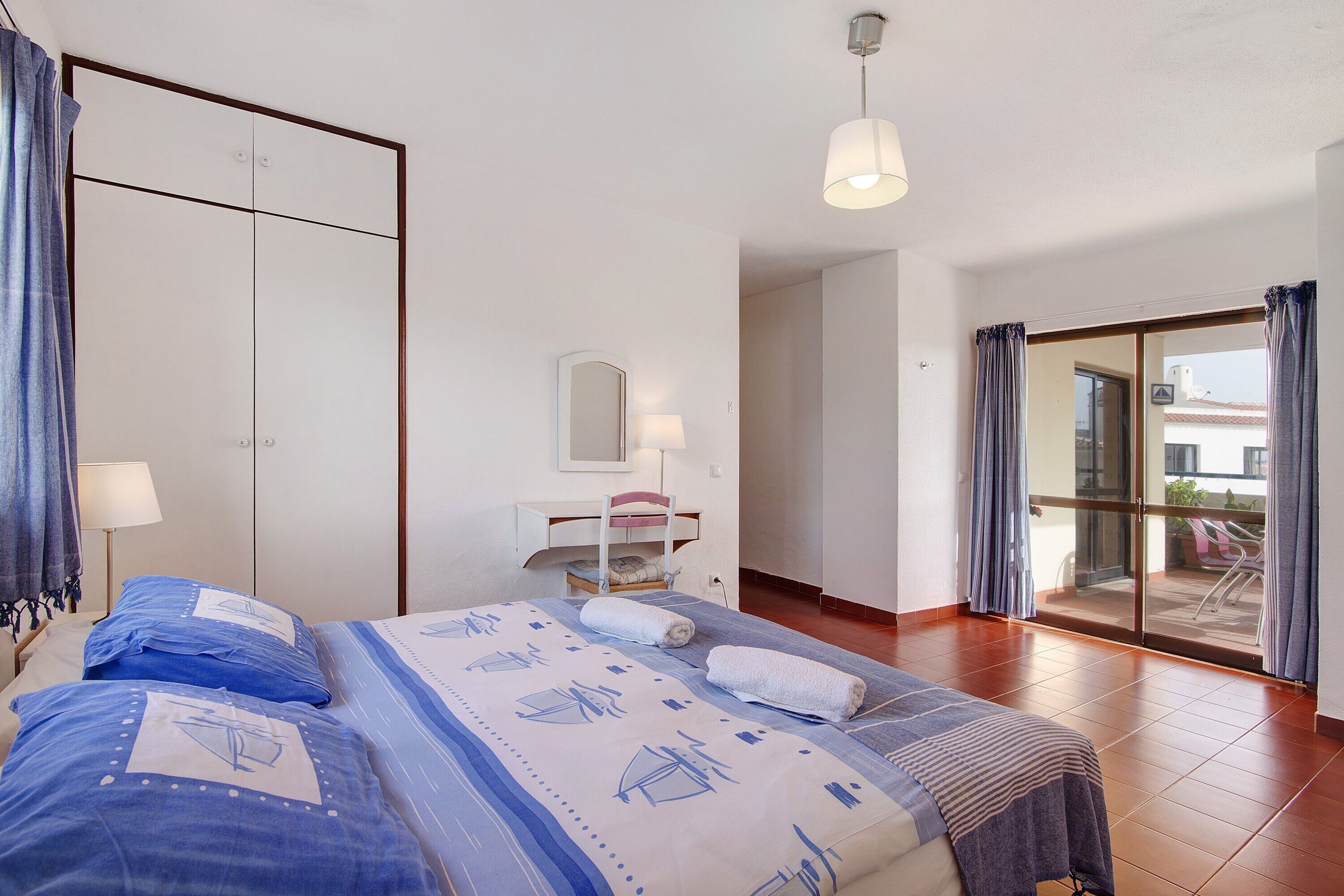 2 dormitorios, wifi gratis, ropa de cama