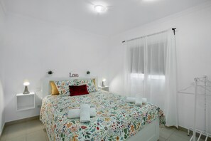 2 bedrooms, iron/ironing board, free WiFi, bed sheets - Holidays 'Brisamar' with Balcony, Wi-Fi and Air Conditioning (Telde)