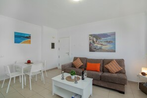 TV - Holidays 'Brisamar' with Balcony, Wi-Fi and Air Conditioning (Telde)