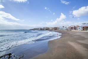 Beach nearby - Holidays 'Brisamar' with Balcony, Wi-Fi and Air Conditioning (Telde)