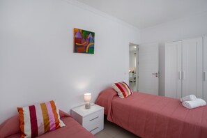 2 bedrooms, iron/ironing board, free WiFi, bed sheets - Holidays 'Brisamar' with Balcony, Wi-Fi and Air Conditioning (Telde)