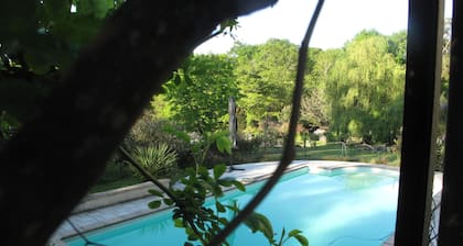 Maison d'hÎtes 'Chalosse' avec piscine partagée, Wi-Fi et climatisation