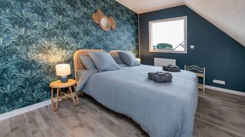 4 slaapkamers, een strijkplank/strijkijzer, gratis wifi, beddengoed