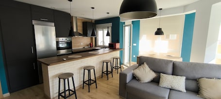 TV. Apartment 'Benicarló' with Sea View, Wi-Fi and Air Conditioning