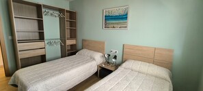 2 chambres, fer et planche à repasser, Wi-Fi gratuit, draps fournis