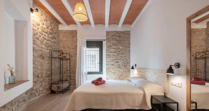 Apartment 'Les Carolines' with Private Terrace, Wi-Fi and Air Conditioning