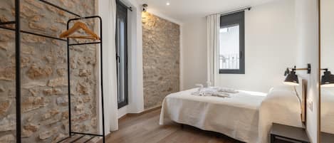 6 habitaciones, tabla de planchar con plancha y wifi gratis