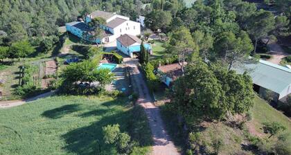 Country House 'Set Rengs 3' with Lake View, Shared Pool and Wi-Fi