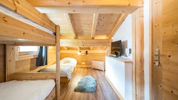 5 dormitoris, planxa i posts de planxar, wifi gratuïta i roba de llit