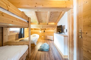 5 chambres, fer et planche à repasser, accès au Wi-Fi (inclus)