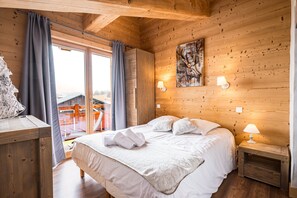 5 bedrooms, iron/ironing board, free WiFi, bed sheets - Apartment 'Chalet B - o Saisies' with Mountain View, Balcony and Wi-Fi (Les saisies)