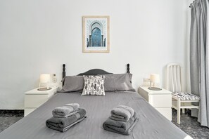 2 bedrooms, iron/ironing board, free WiFi, bed sheets