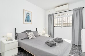 2 bedrooms, iron/ironing board, free WiFi, bed sheets